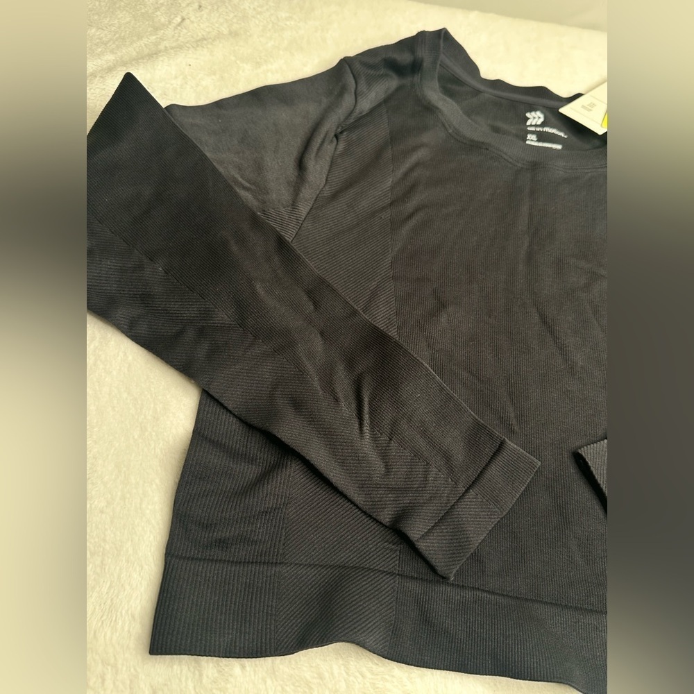 Women's Seamless Crop Fitted Long Sleeve Top Black Size XXL - Picture 2 of 7